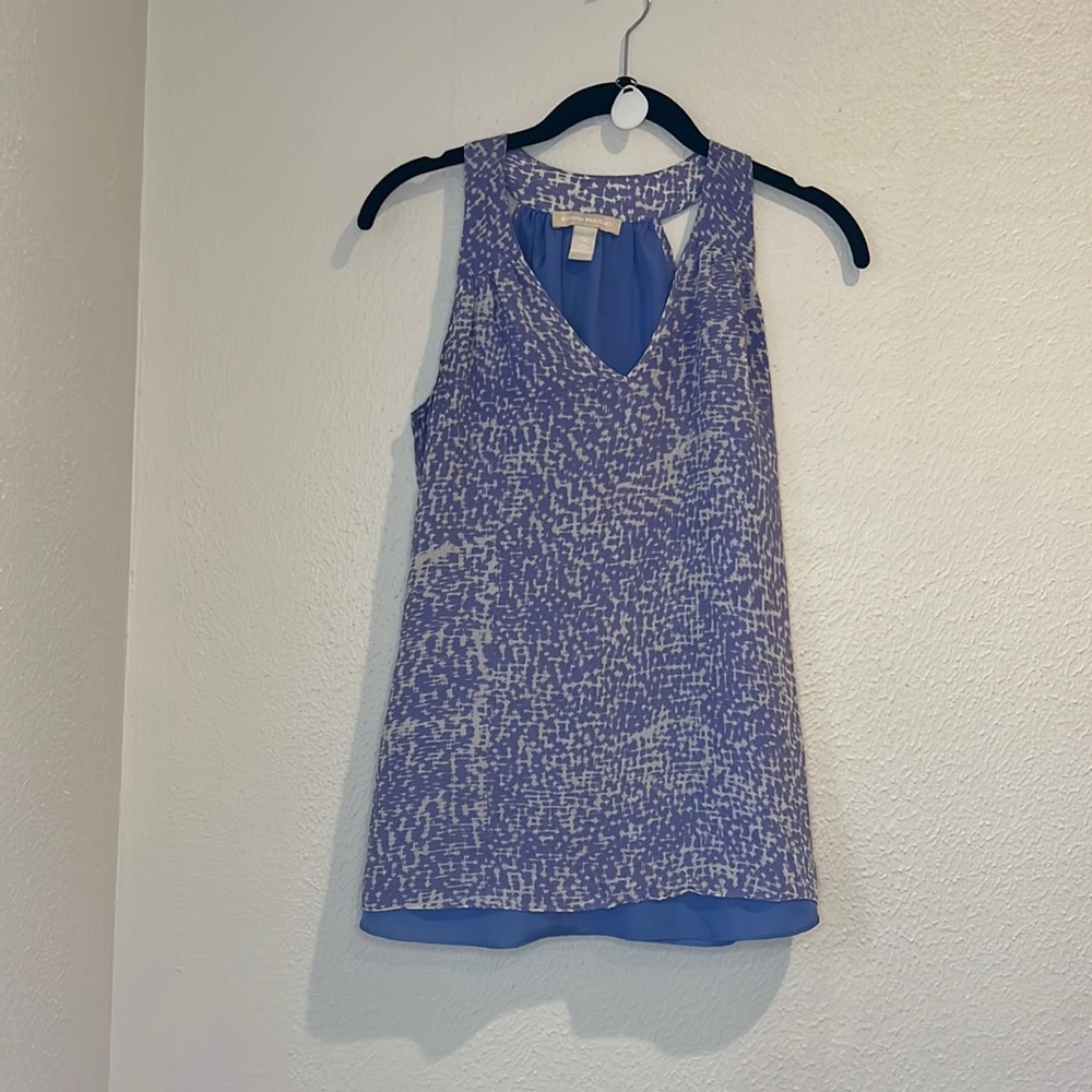 Sleeveless lavender top